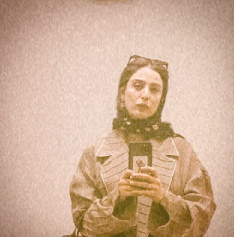 آناهیتا افشار با فضایی خاص عکس گرفت.