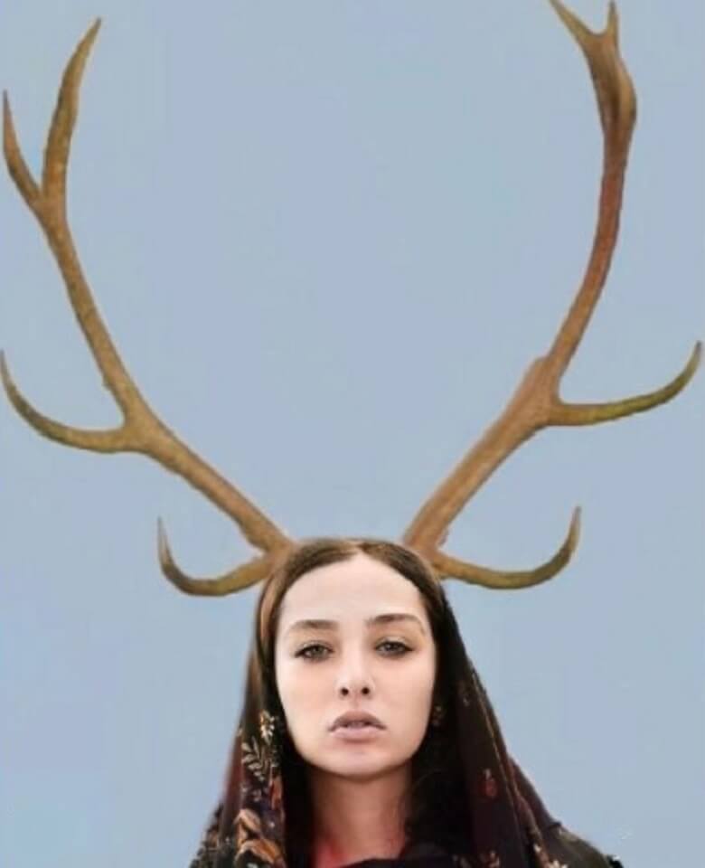 آناهیتا درگاهی با شاخ درآورده عکس گرفت.