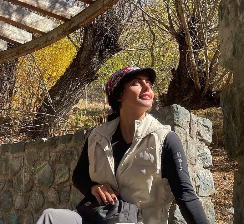 الناز شاکردوست به کلکچال با عکس‌های رنگ و وارنگ صعود کرد.