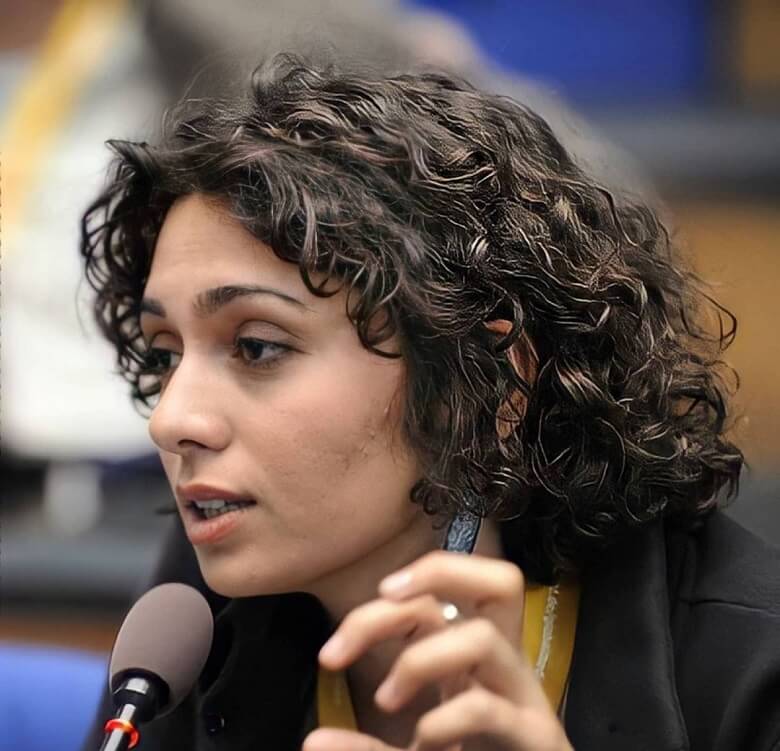 پگاه آهنگرانی در کنفرانسی کشف حجاب کرد.