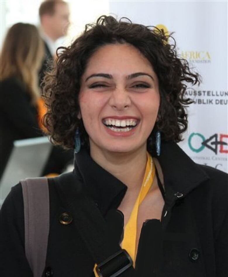 پگاه آهنگرانی در کنفرانس خارج از کشور کشف حجاب کرد.