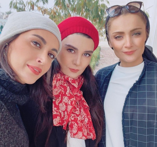 هنگامه قاضیانی در جزیره