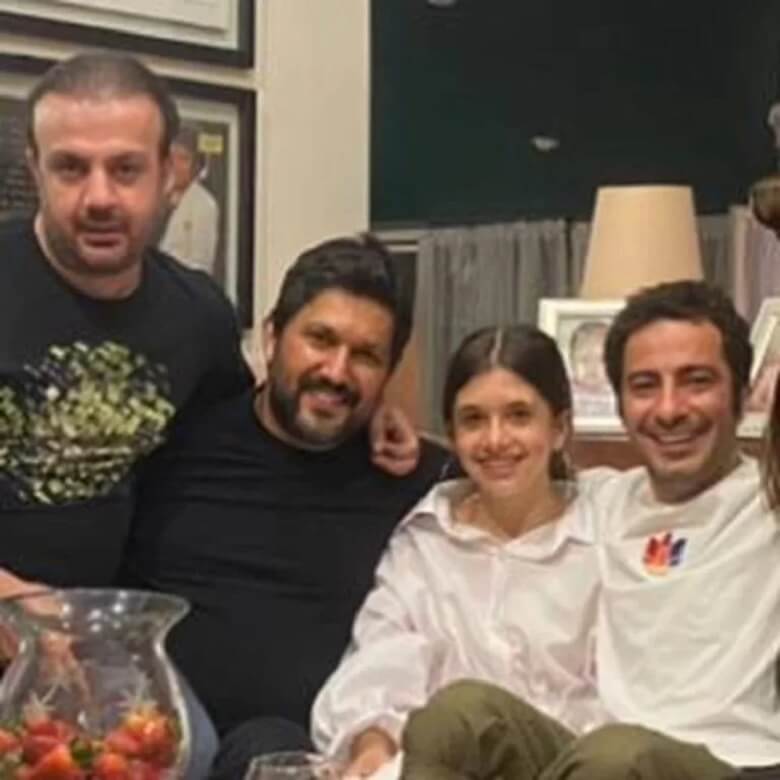 نوید محمدزاده و حامد بهداد در مهمانی مختلط دیده شدند.