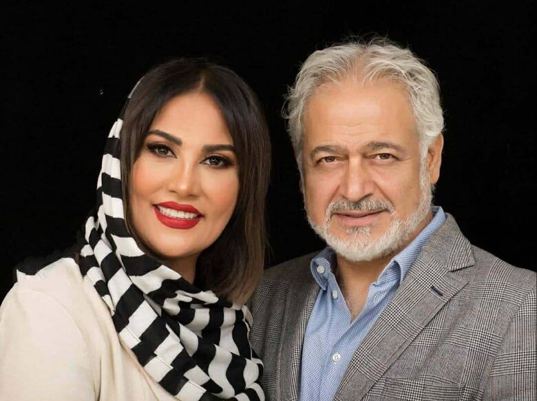 مجید مشیری و همسر خیلی جوانش عکس گرفتند.