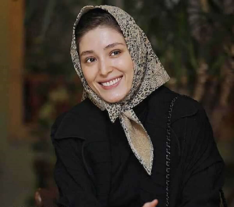 فرشته حسینی استایل کلاسیک و دهه شصتی زد.